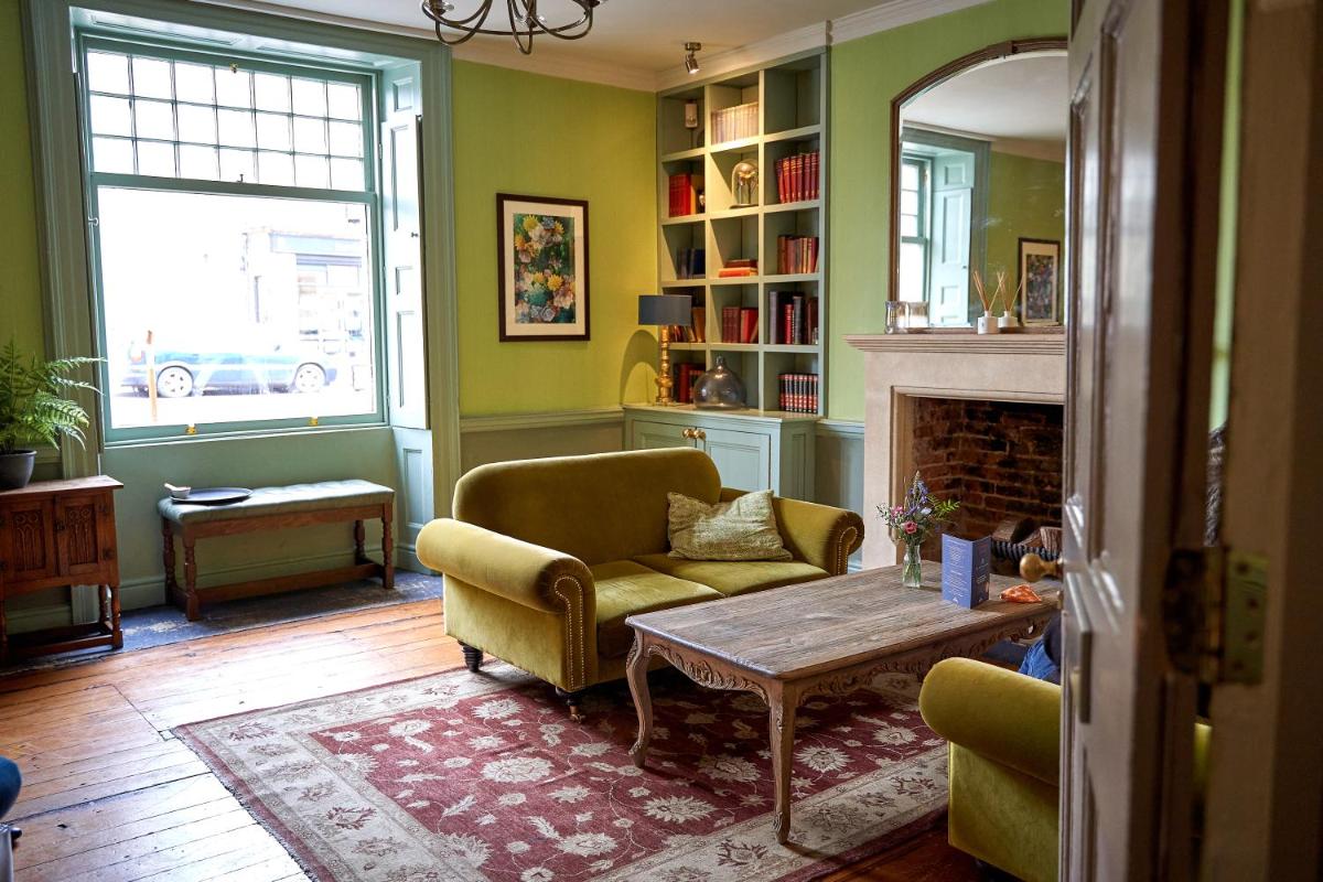 The Methuen Arms - Housity