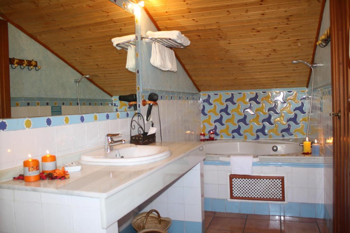 Abadía Hotel - Housity