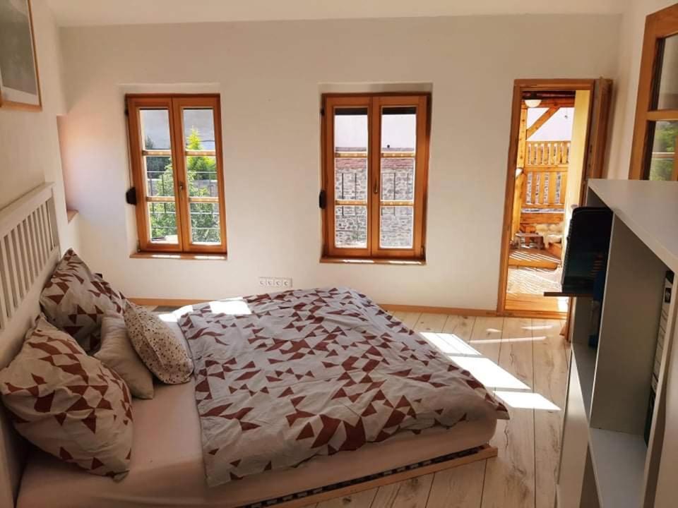 Žatecká brána - Housity