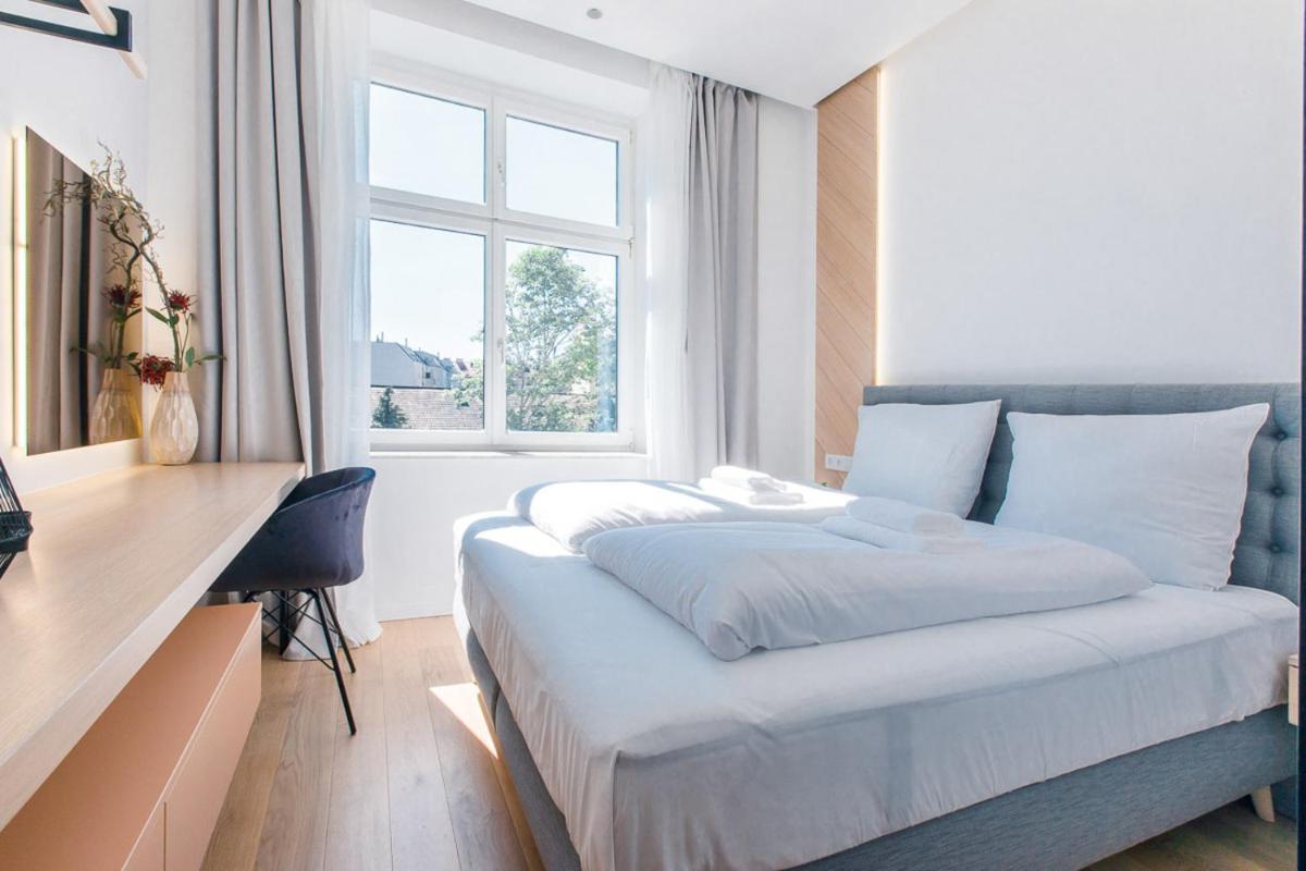 Zeus Design Apartments Unique #36 - Hizvo