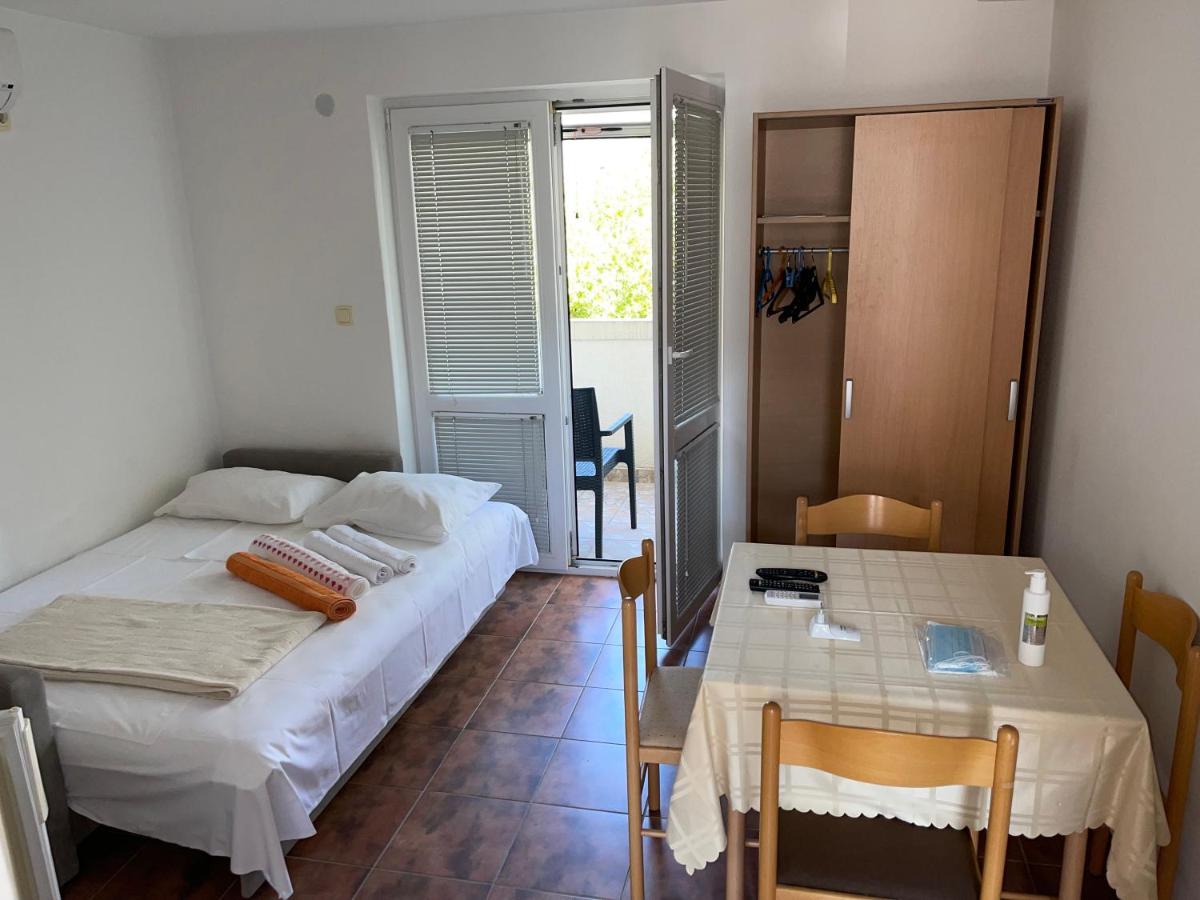 Apartment Šušanj - Housity