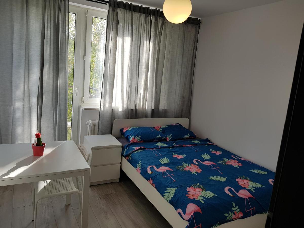 MirrorRoom PL Airport - Housity