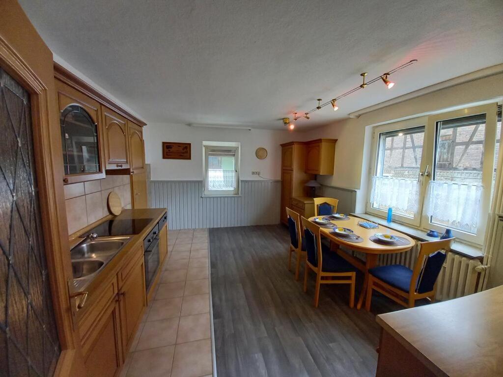 Geräumige Ferienwohnung in Felsberg - Housity