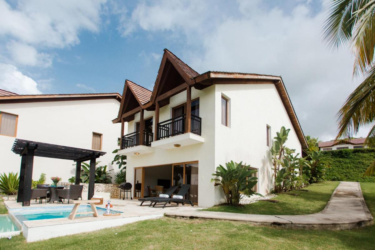 Ocean View Villa/Luxury Puerto Bahia Resort/Samaná - Housity