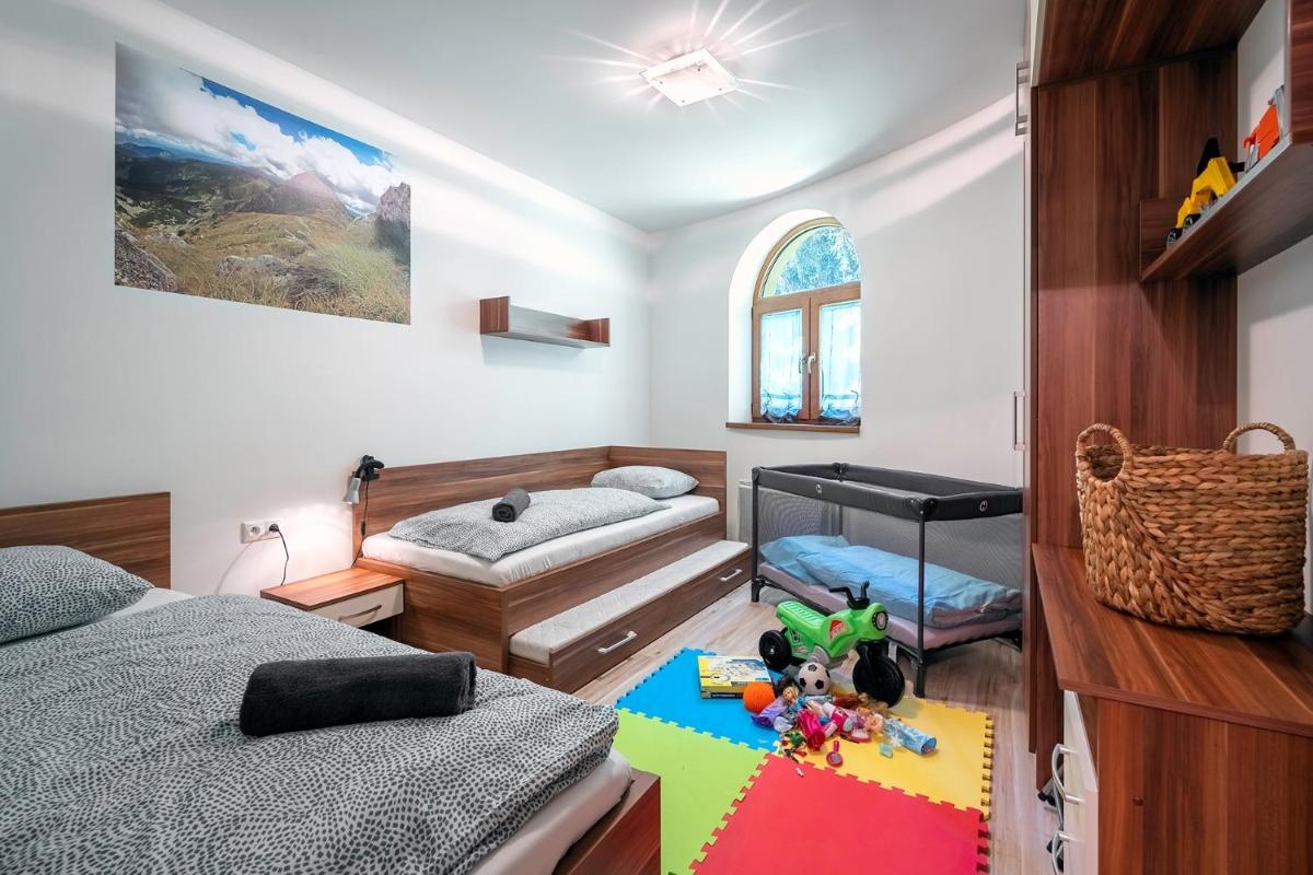 Apartment Emilka Tále-Wellness 5 min-Balcony-Hiking-View - Housity