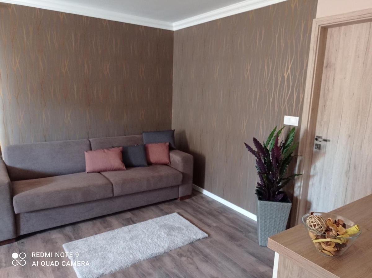 Karos Bianco Apartmanház - Housity