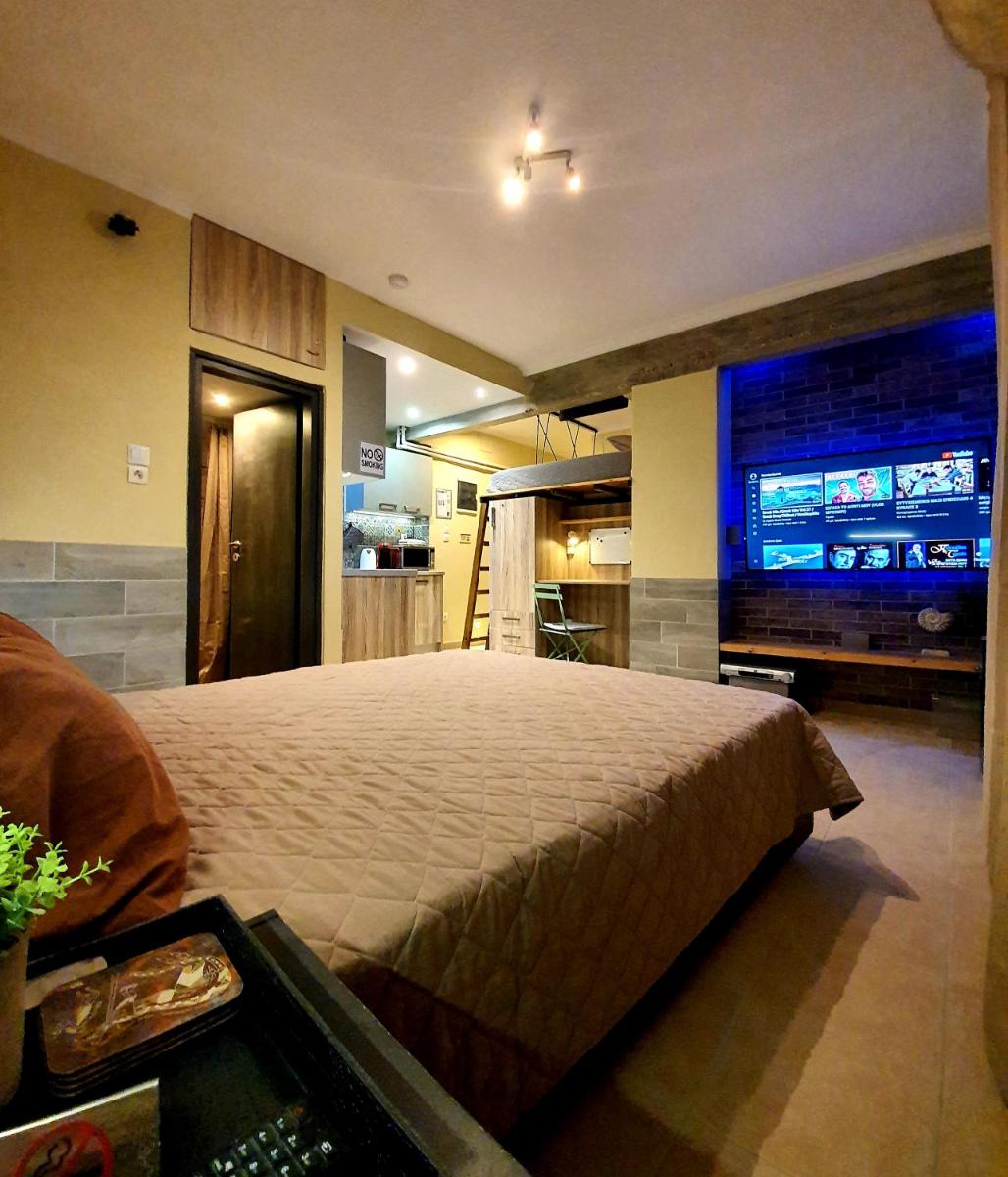 Athens Cozy Studio 30 Sq m semi basement - Housity
