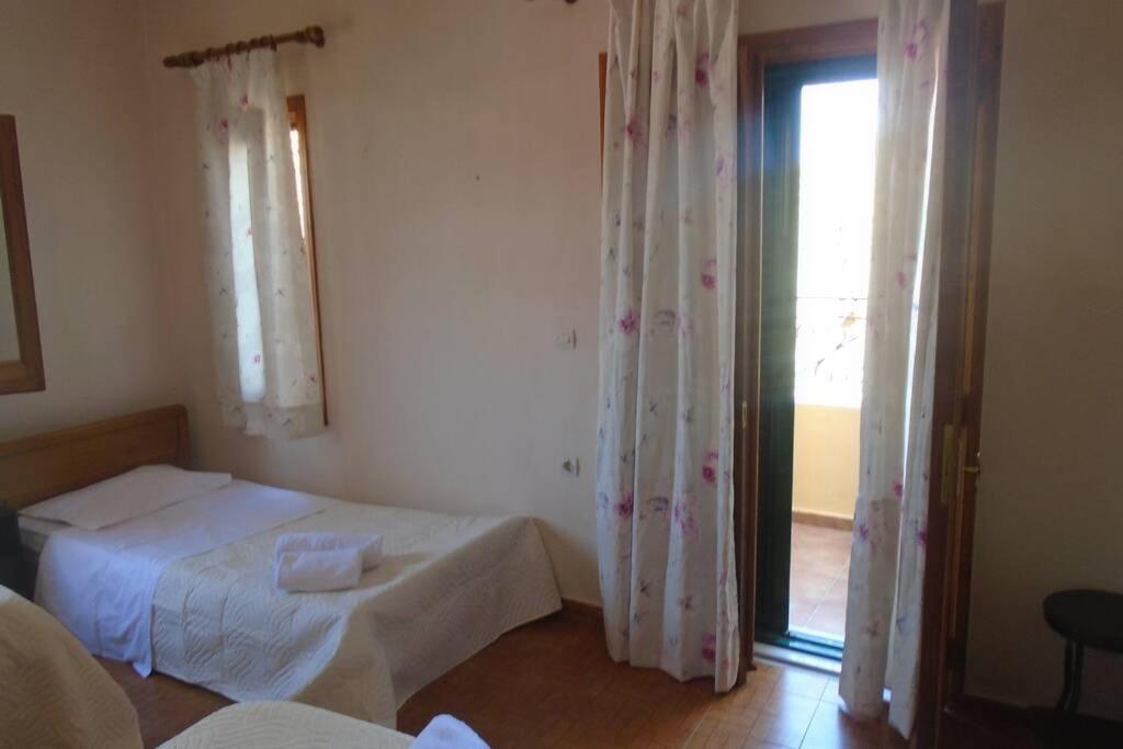 Eleni's house in Valanio - Housity
