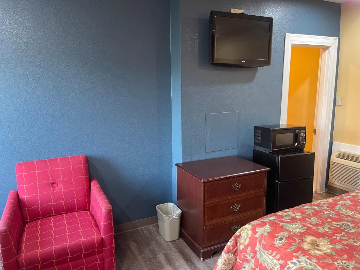 Kenwood Court Motel - Housity