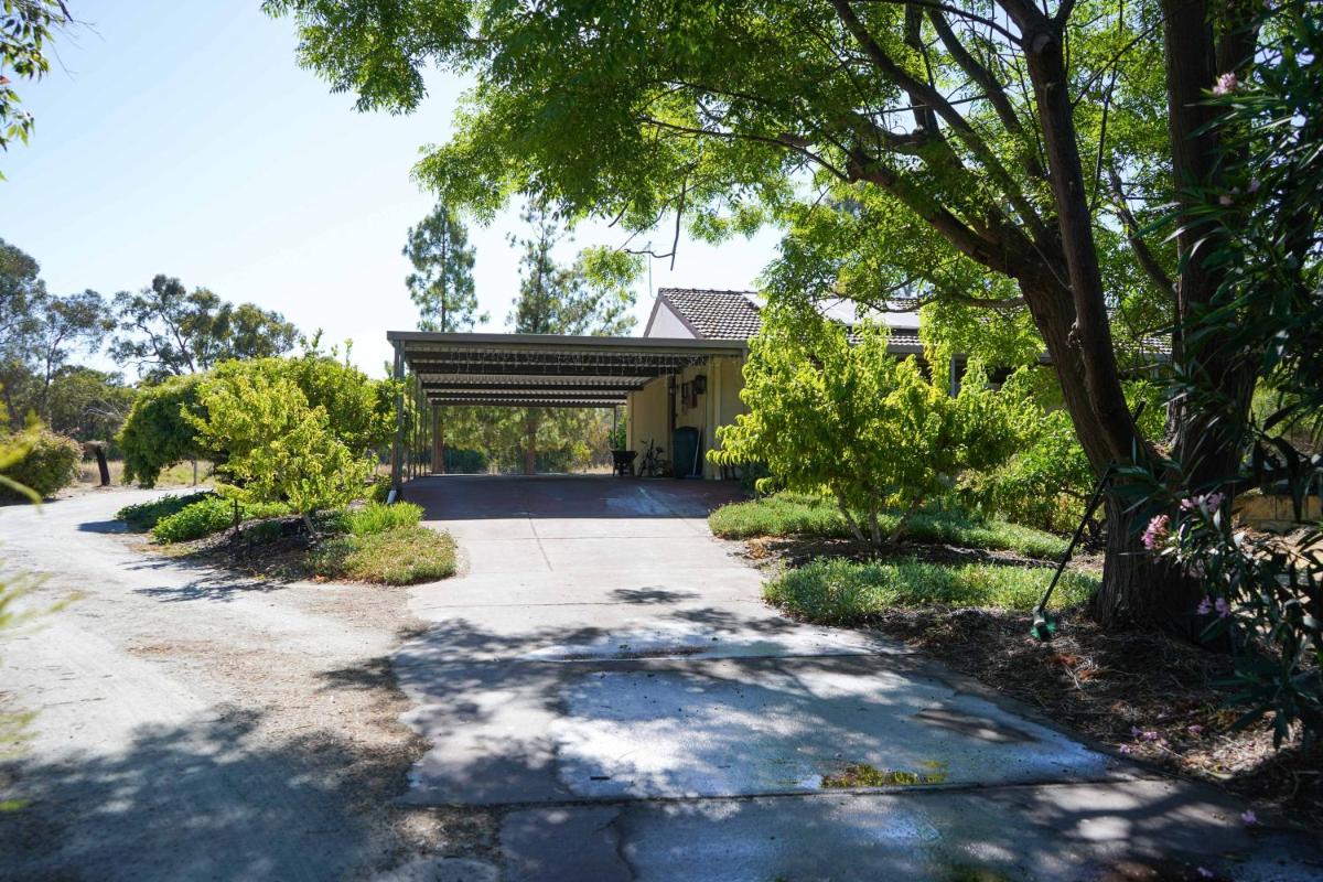 Cockburn Retreat Home 柏斯悠閒民宿 - Housity