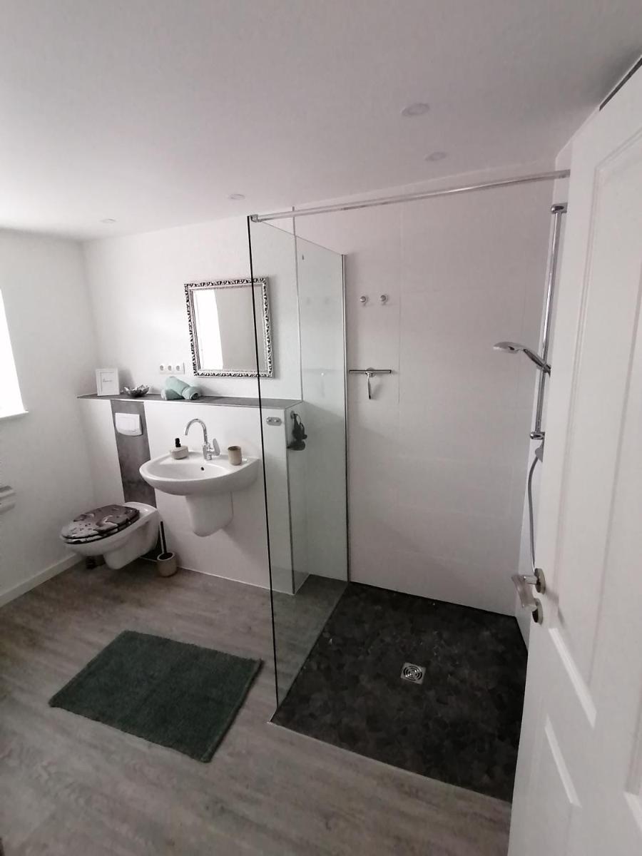 Suitetrails - Sharky Ferienwohnung in Bahnhofsnähe