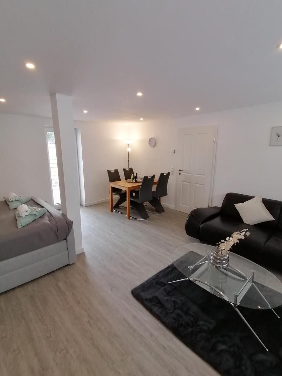 Suitetrails - Sharky Ferienwohnung in Bahnhofsnähe