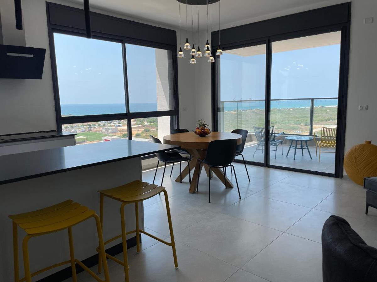 #דירת יוקרה על הים Bluewave Beach Apartment# - Housity