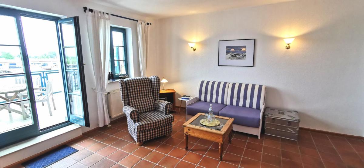 Ferienapartment Hafenperle Karlshagen Yachthafen - Housity
