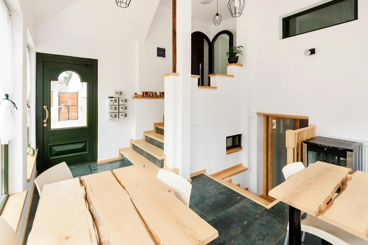 CHIC VOYAGE - Housity