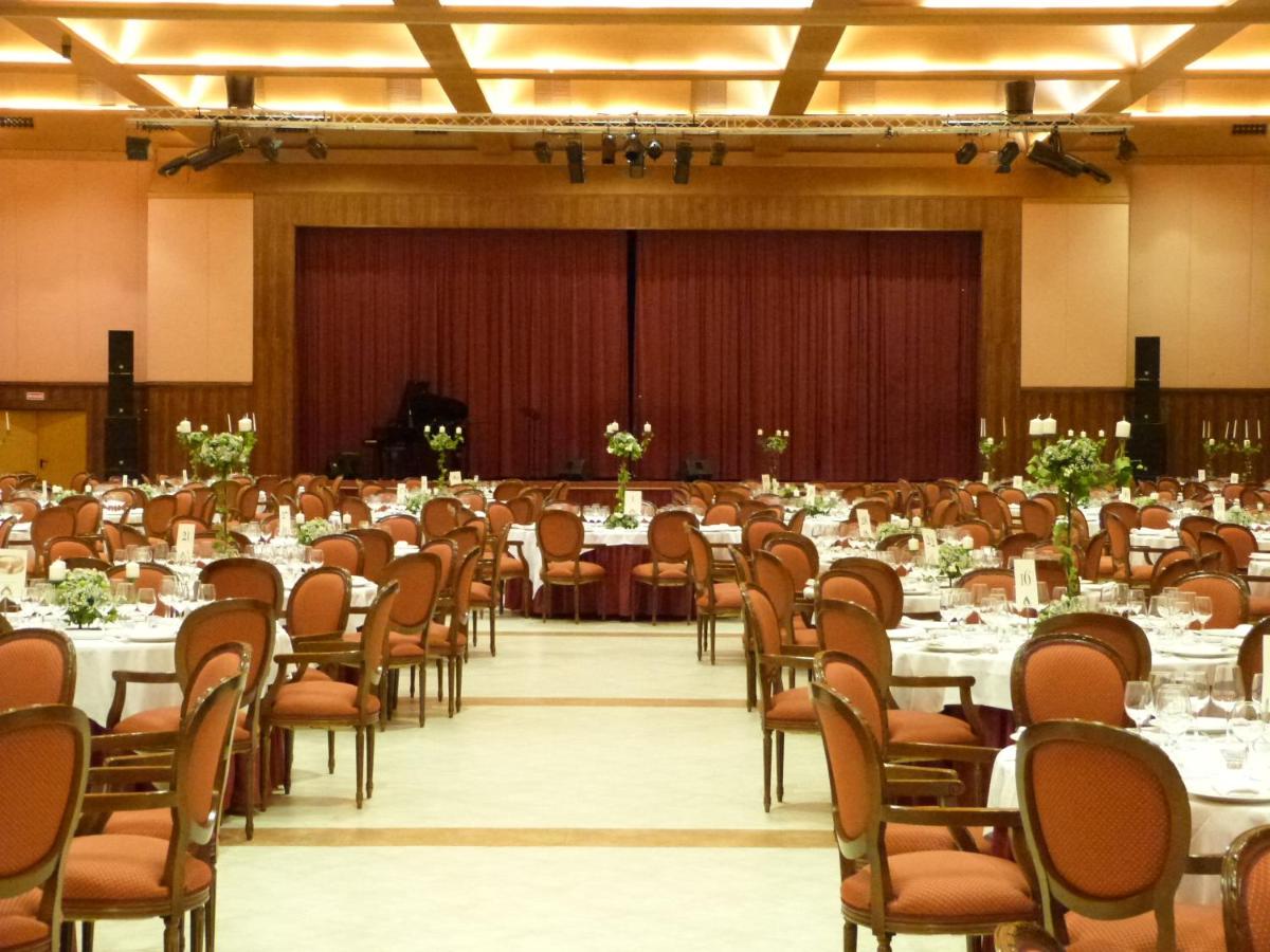 Un restaurante o sitio para comer en Hotel Doña Brígida – Salamanca Forum