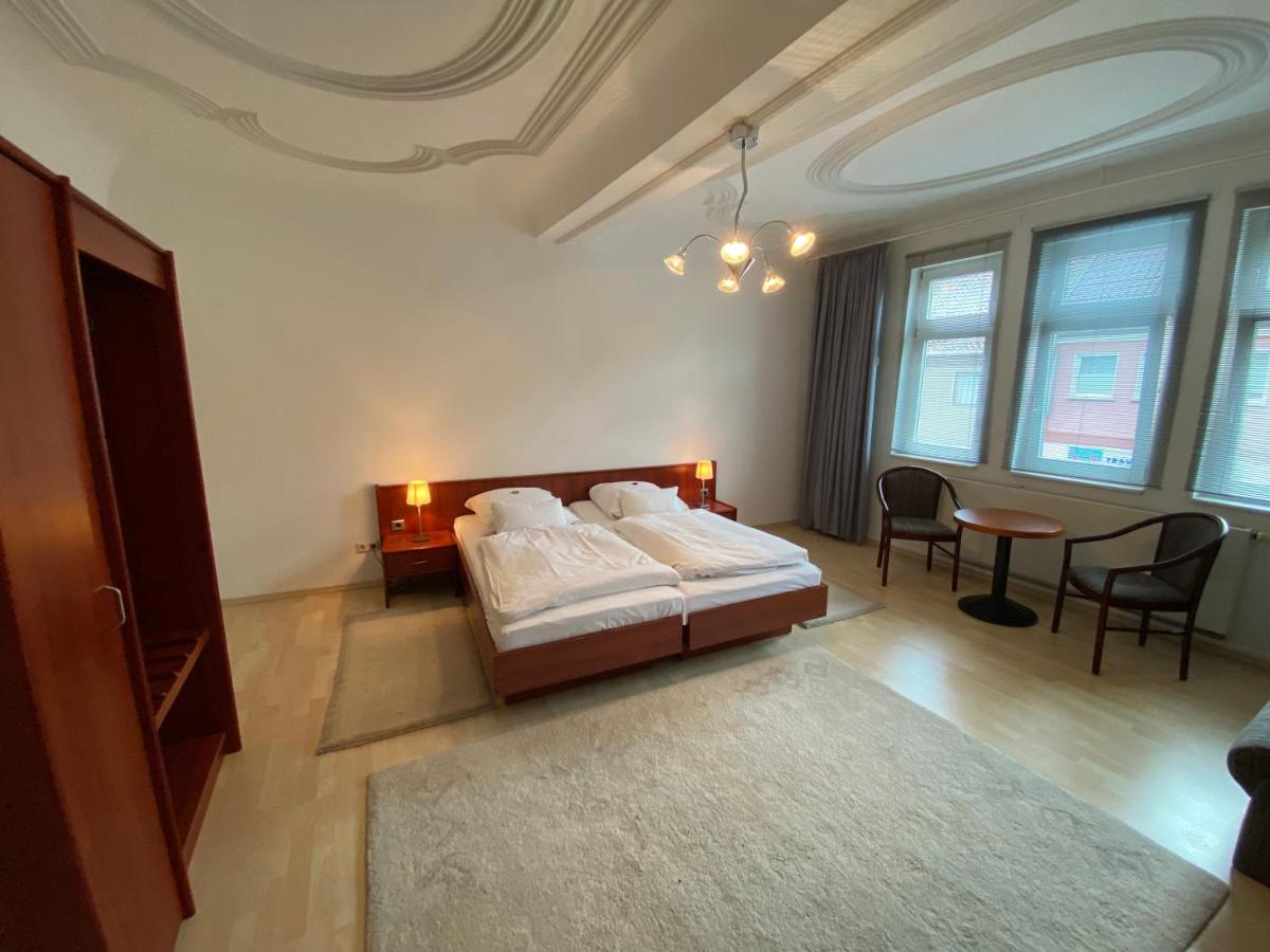 Passage 84 - Hotel & Café - Housity