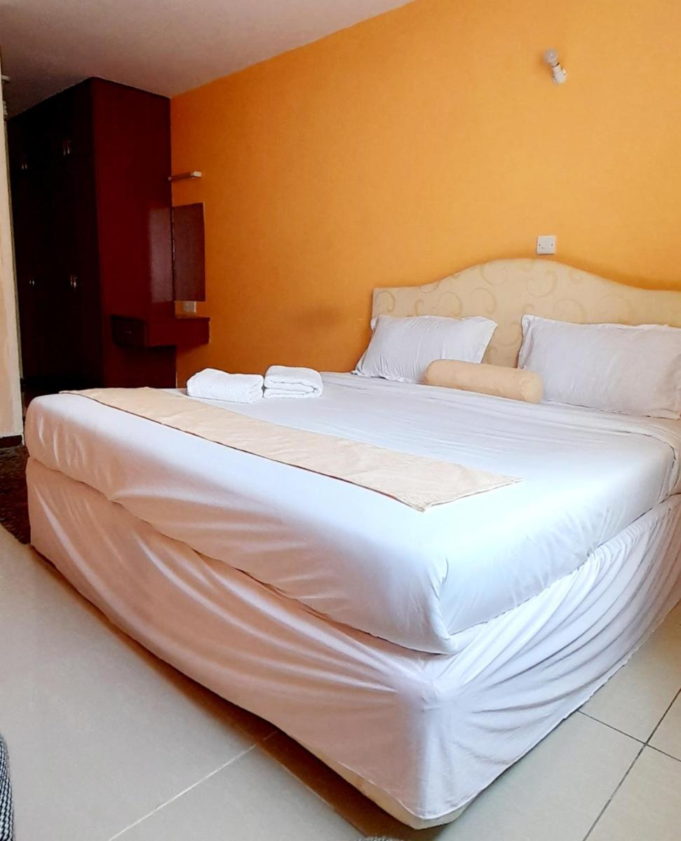 Essy's Furnished Homes Nakuru with pool & GYM - Hizvo