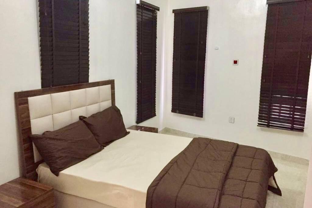 DELIGHTFUL ! 3 BEDROOM TERRACE DUPLEX EN-SUITE ORCHID RD LEKKI AIRCON WiFi - Housity