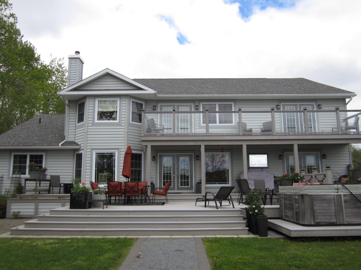 Casa Breeze B & B - Housity