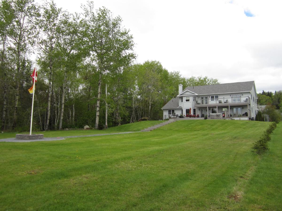Casa Breeze B & B - Housity
