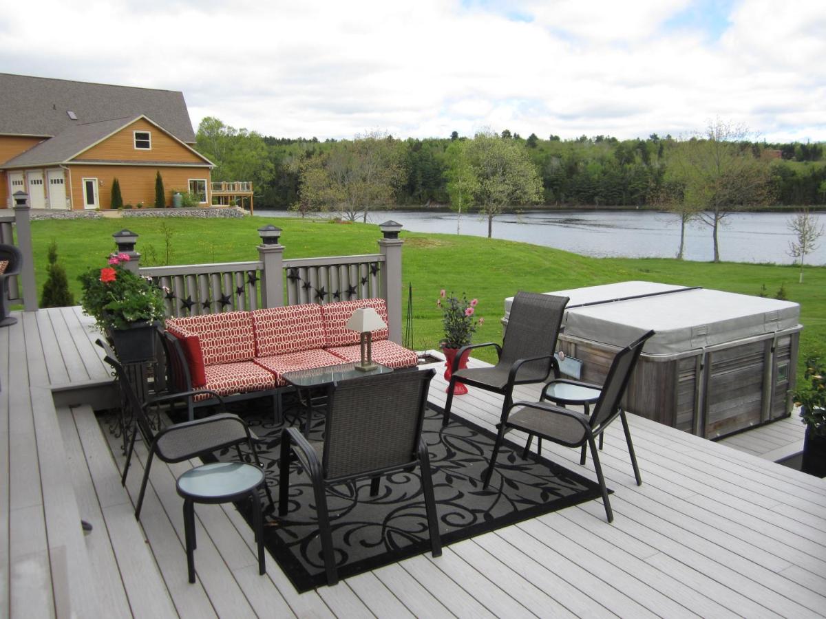 Casa Breeze B & B - Housity