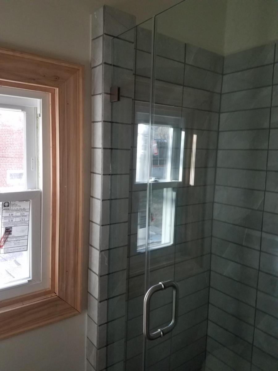 4BR 2 Full Bath Sleeps 10 Large Yard 2 Cars - Housity