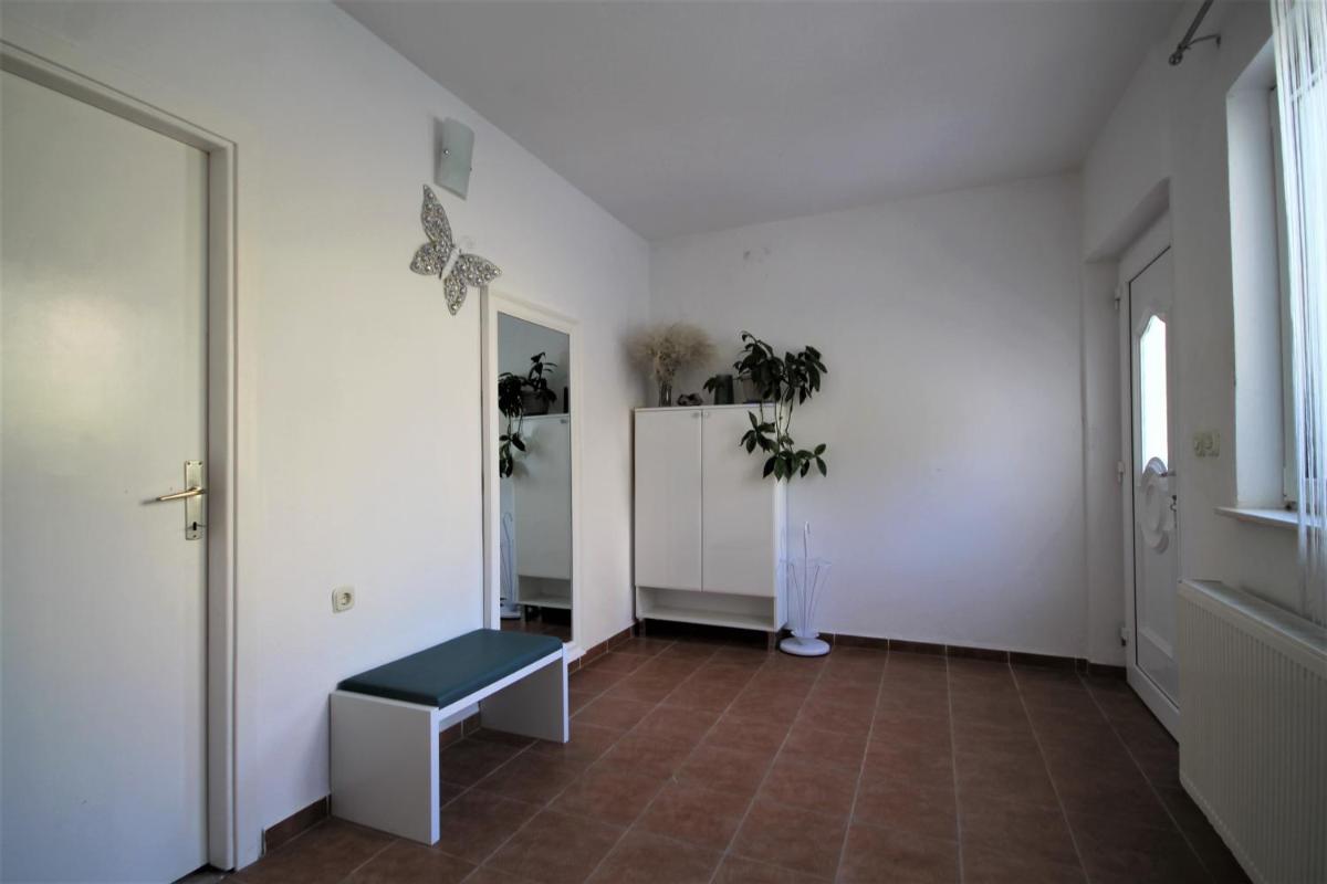 Sunshine Holiday Home - Housity