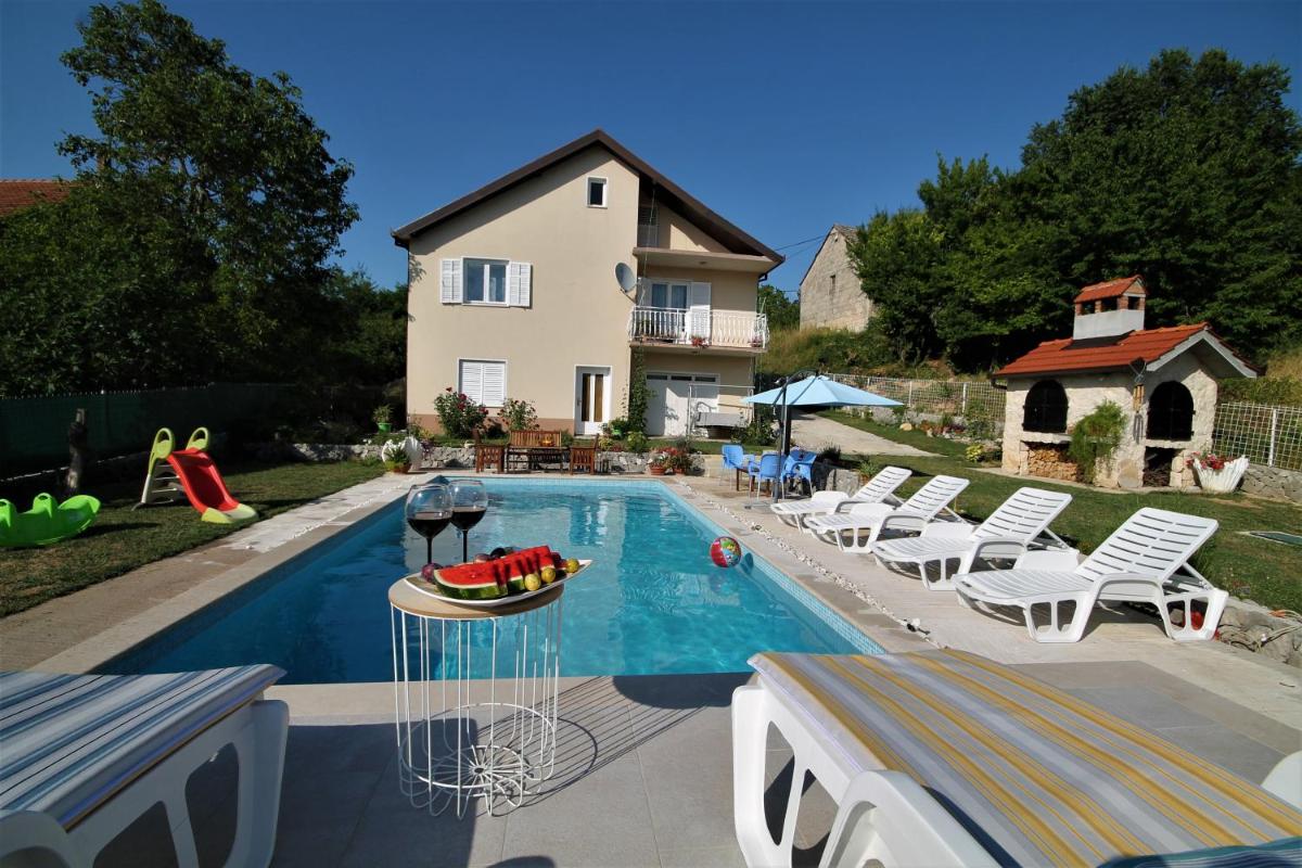 Sunshine Holiday Home - Housity