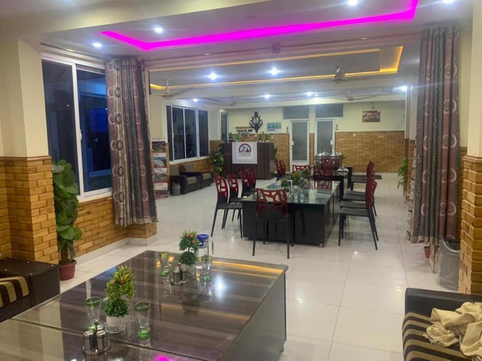 Cedar Vista Hotel - Housity