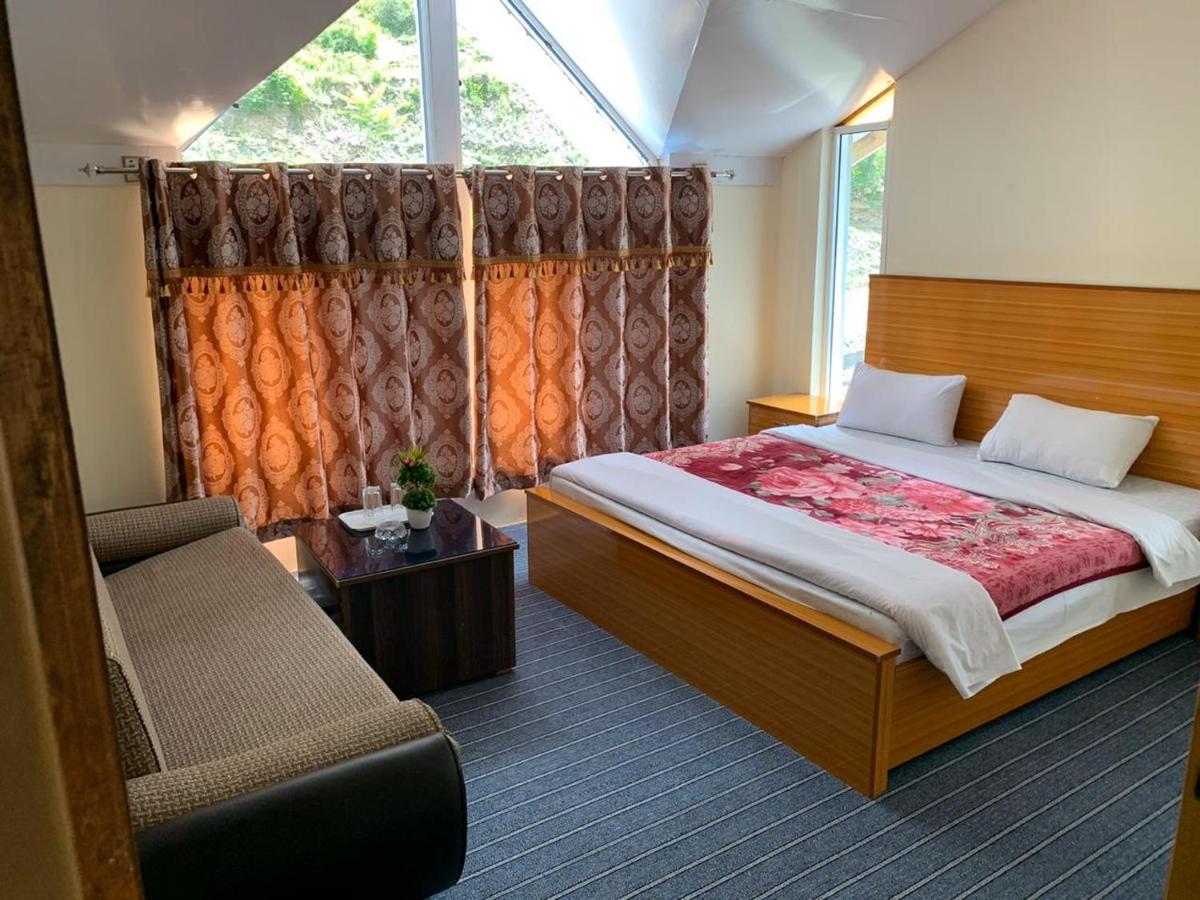 Cedar Vista Hotel - Housity