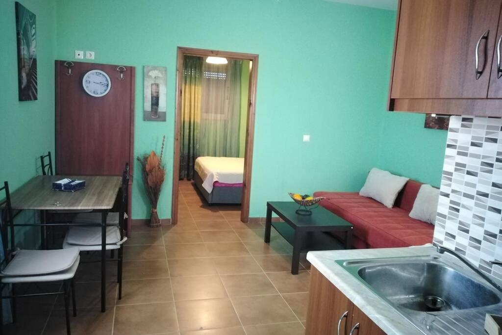 Vicky's apartment Near to the airport Ολόκληρο Διαμέρισμα - Housity