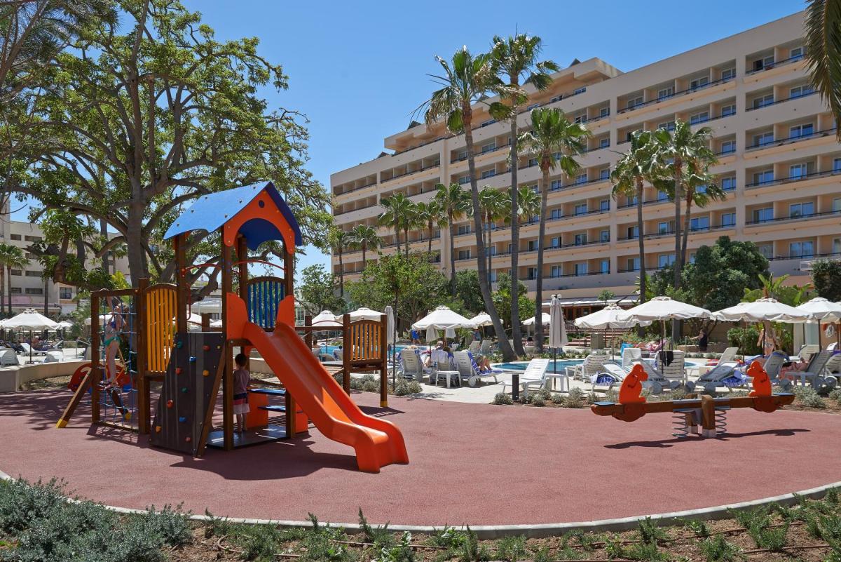 Zona de juegos infantil en Hipotels Said