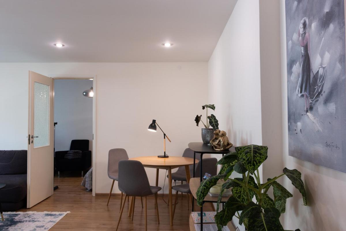 Tiigi Bibliotheca, parking Tartu Home - Housity