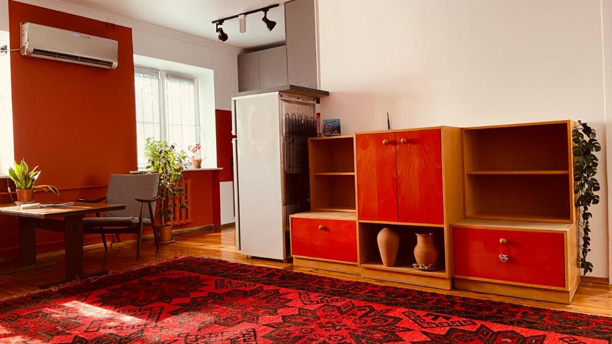 Modern&bright apt next to UN House in city center - Housity