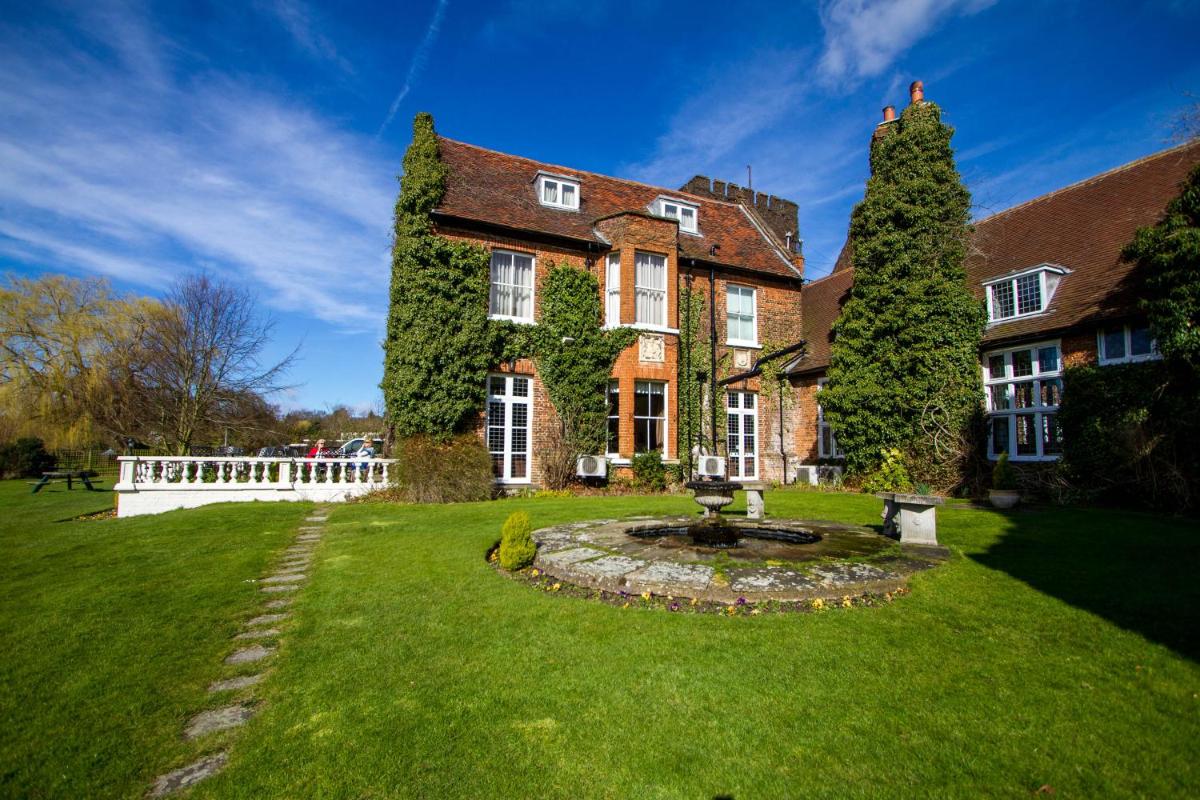 Mercure Letchworth Hall Hotel - Housity
