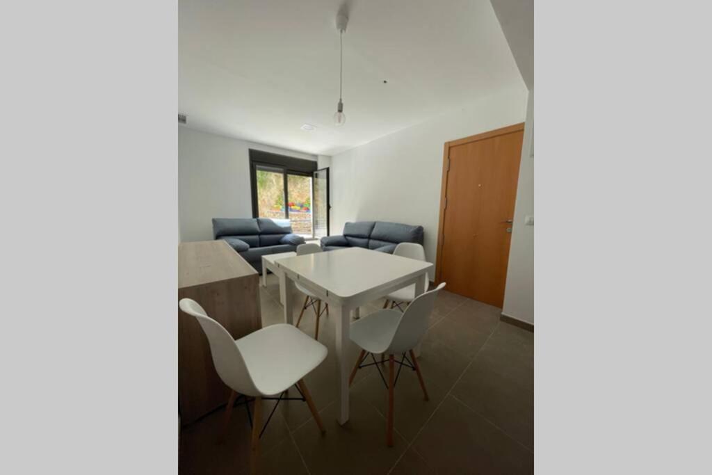 APTO LOS MOLINOS, LUCENA DEL CID BAJO B Ref 047 - Housity