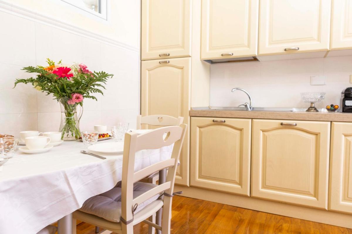 Rome Lucia Apartment - Housity