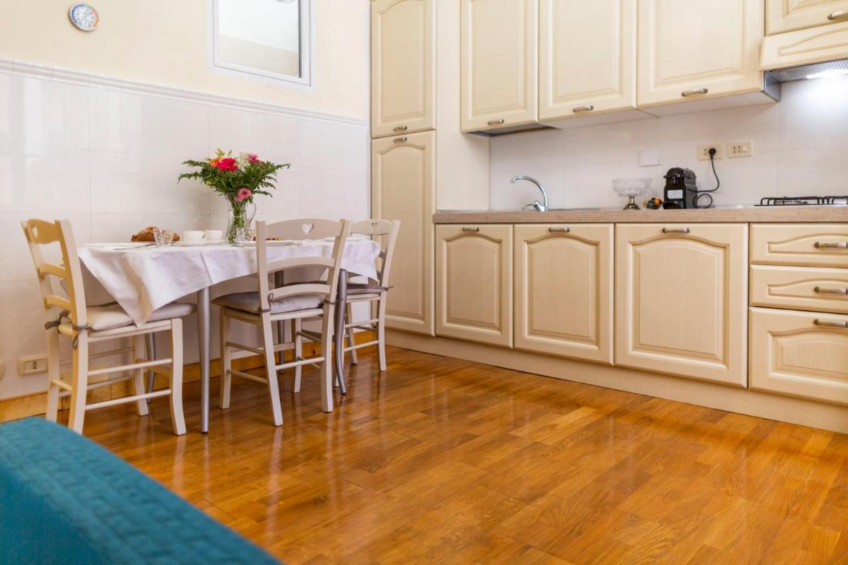 Rome Lucia Apartment - Housity