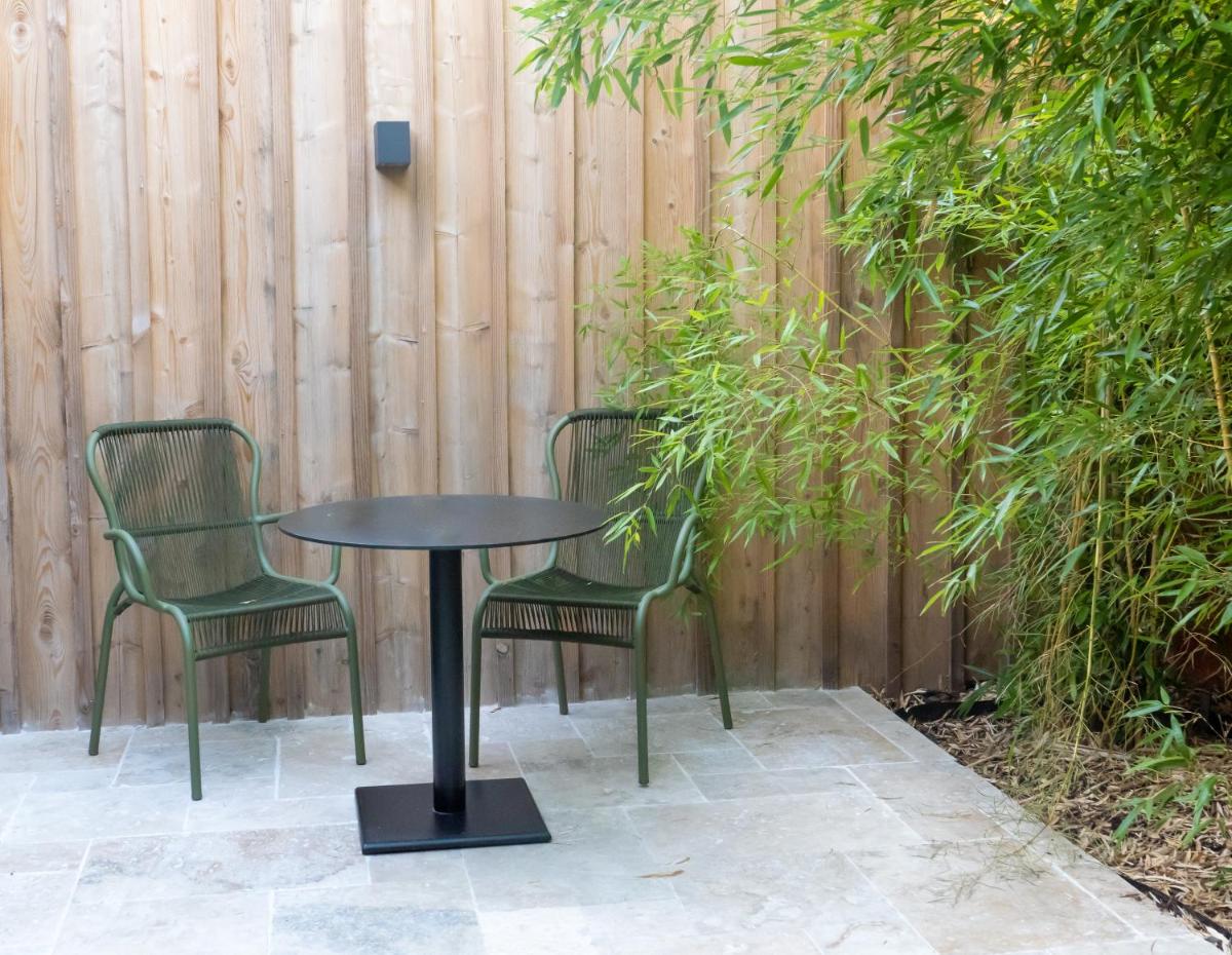 Jardin de l'établissement Hôtel Maison Pavlov - Restaurant & Spa - Bordeaux Bouscat