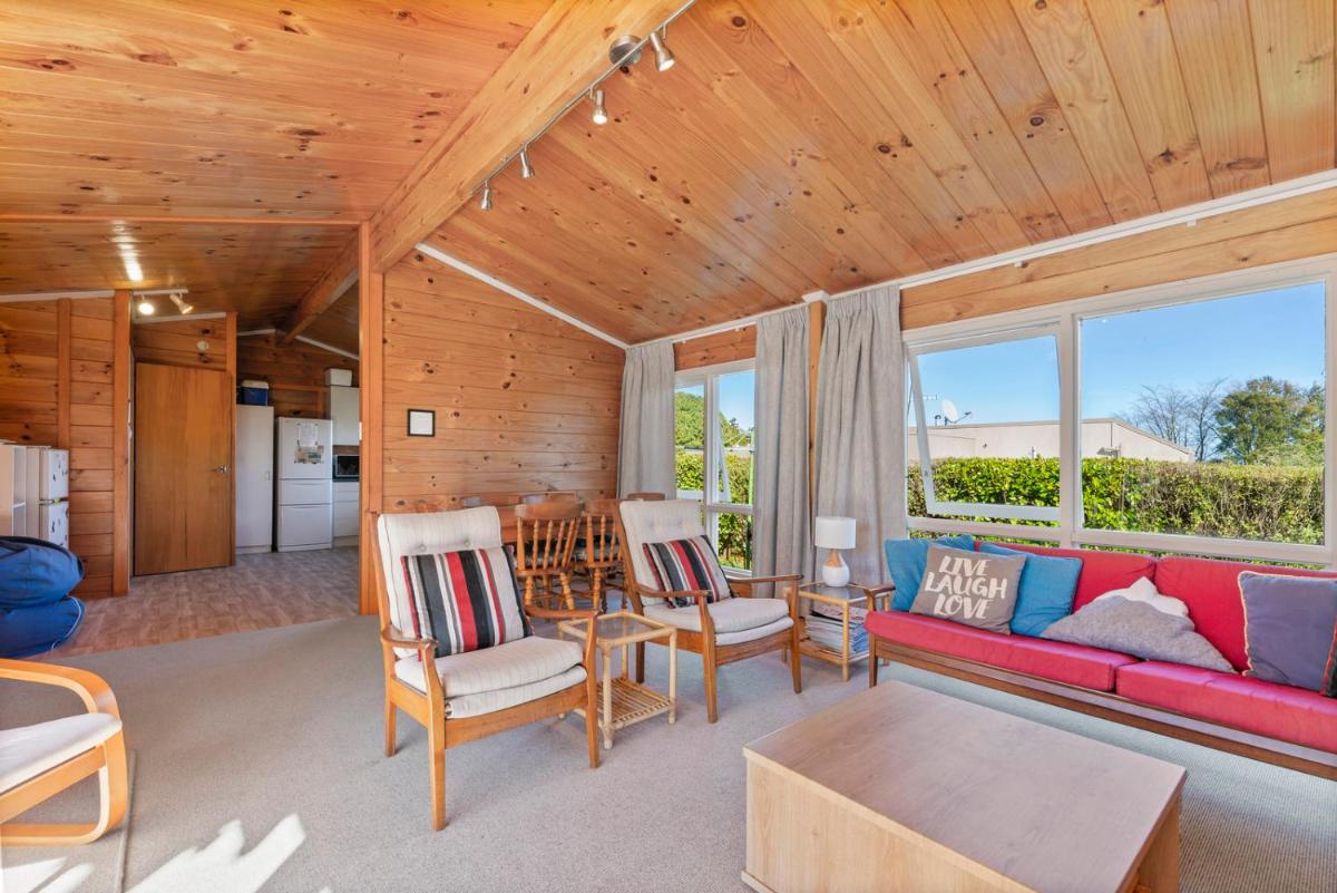 The Lake Escape - Taupo Holiday Home - Housity