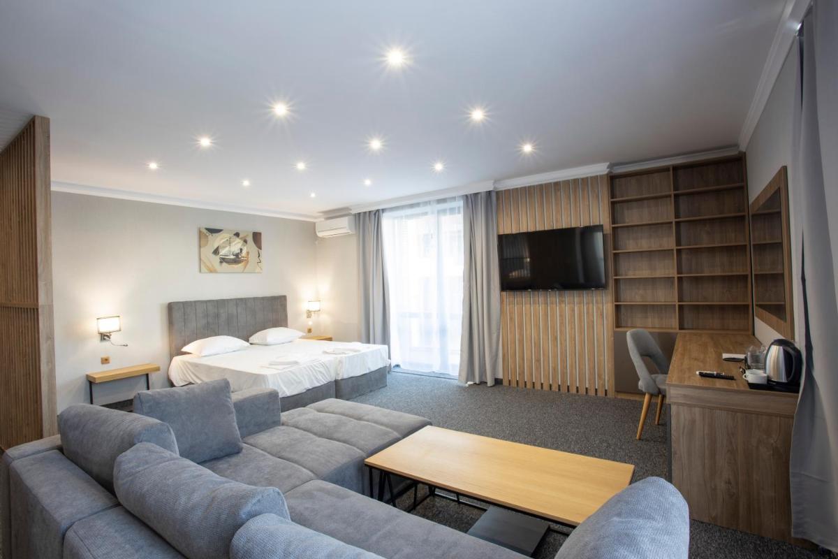 Avenue Hotel Deluxe - Hizvo