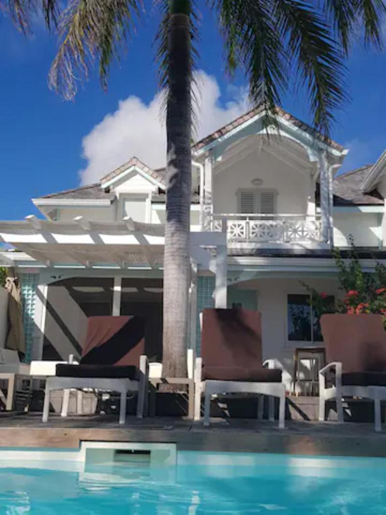 Villa White House, Orient Bay SXM avec piscine privée - Housity