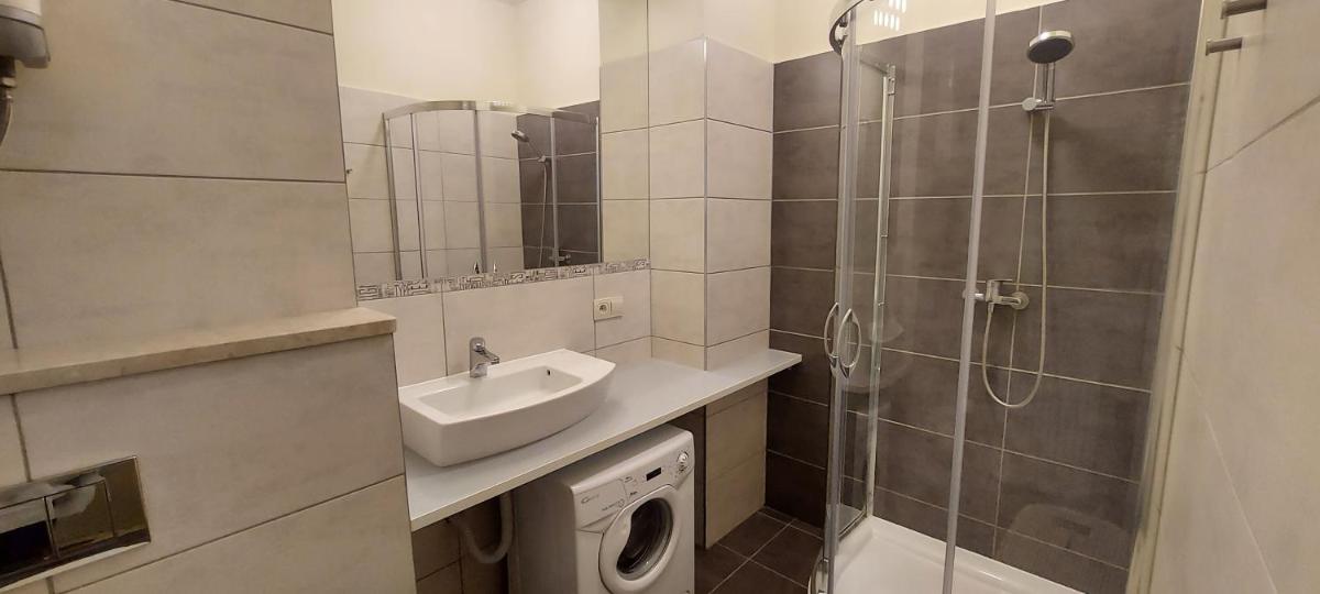 Apartament Zwycięstwa 45 - Housity