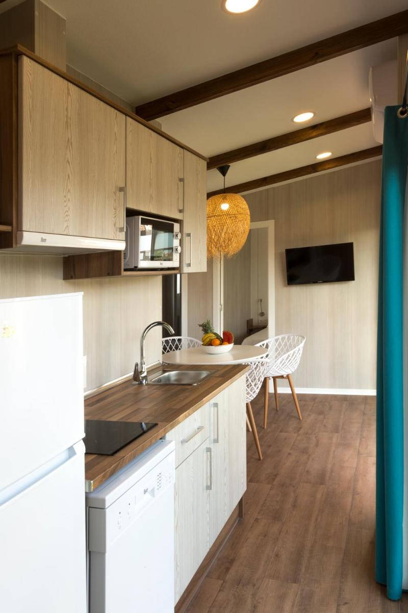 Una cocina o zona de cocina en Alannia Costa Blanca