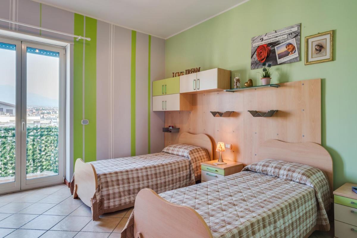 Roomy and Bright Apartment with Balconies x6 - Housity