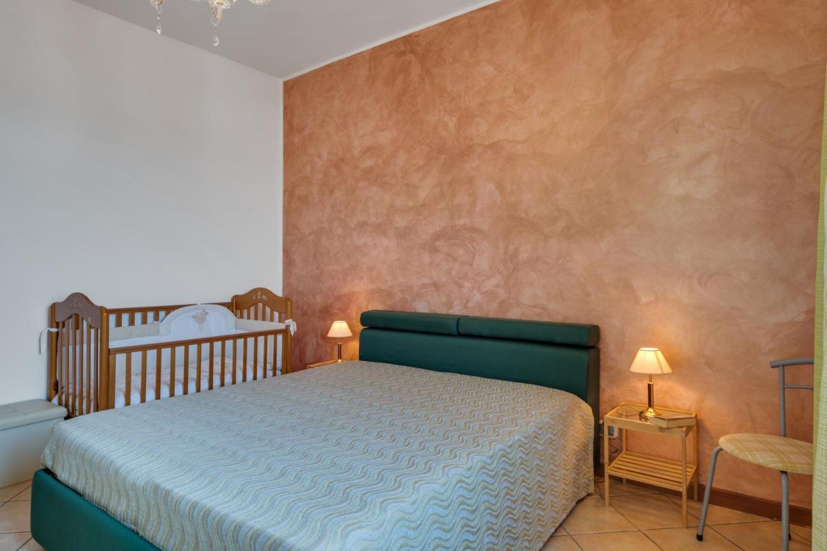 Roomy and Bright Apartment with Balconies x6 - Housity
