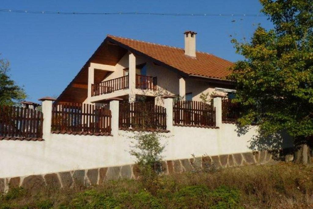 Sunflower Villa - Housity