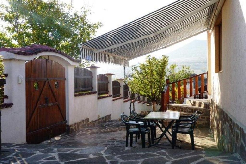 Sunflower Villa - Housity