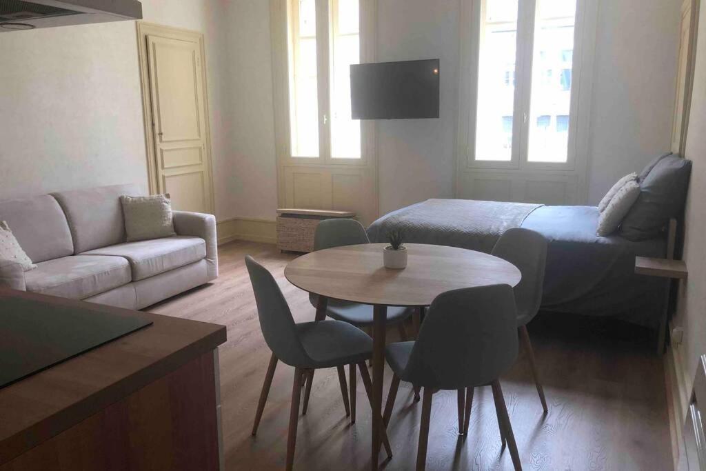 BeauneAppart - Centre- Climatisation - Parking gratuit - Housity